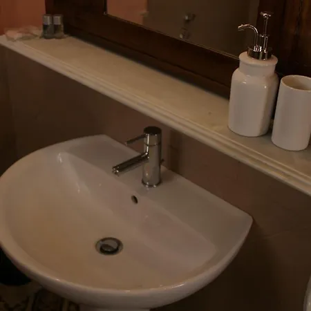 Bed & Breakfast L'antica Bifore Lucca
