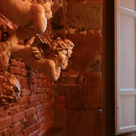 Bed & Breakfast L'antica Bifore Lucca