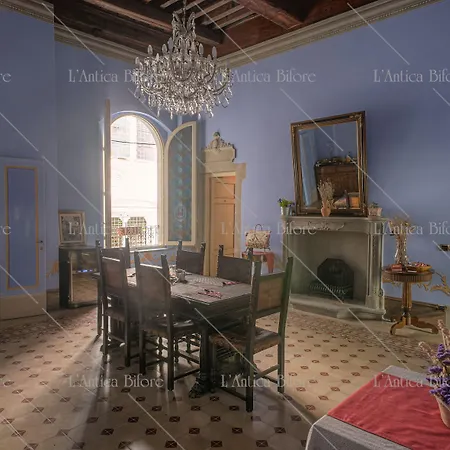 L'antica Bifore Couette-café 4*