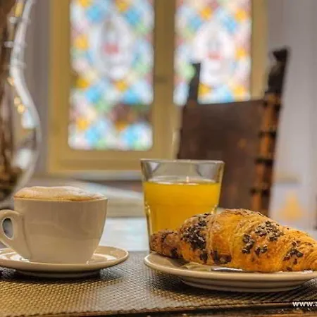 L'antica Bifore Couette-café 2*